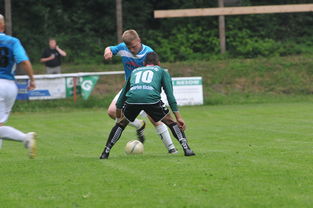 米兰体育在线-英超球队基于运动表现数据的战术布置调整案例，英超战术分析